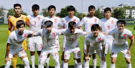 丝袜制服国产在线